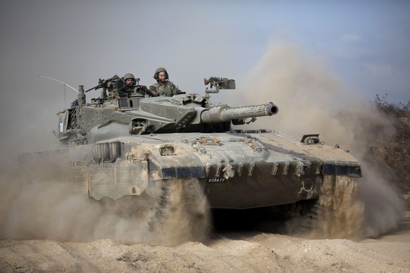 Israelischer Panzer an der Grenze zum Gazstreifen (18.07.2014)