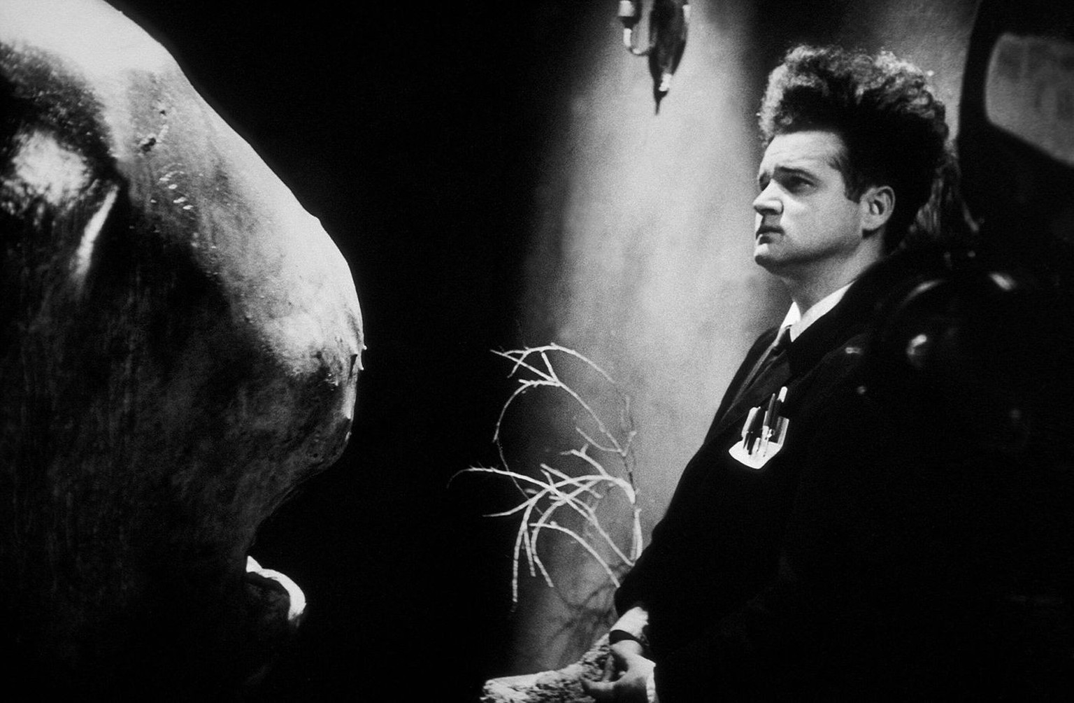 Nachrichten Linkding Jack Nance Characters: Henry Spencer Film: Eraserhead USA 1978 Director: David Lynch 19 March 1977 PUBLICATIONxINxGERxSUIxAUTxONLY Copyright: LibraxFilmsxAFxArchivexMaryxEvans 12450052 editorial use o ...