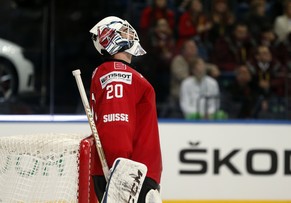 Reto Berra darf zum Abschluss gegen die Letten nochmals das Tor hüten.