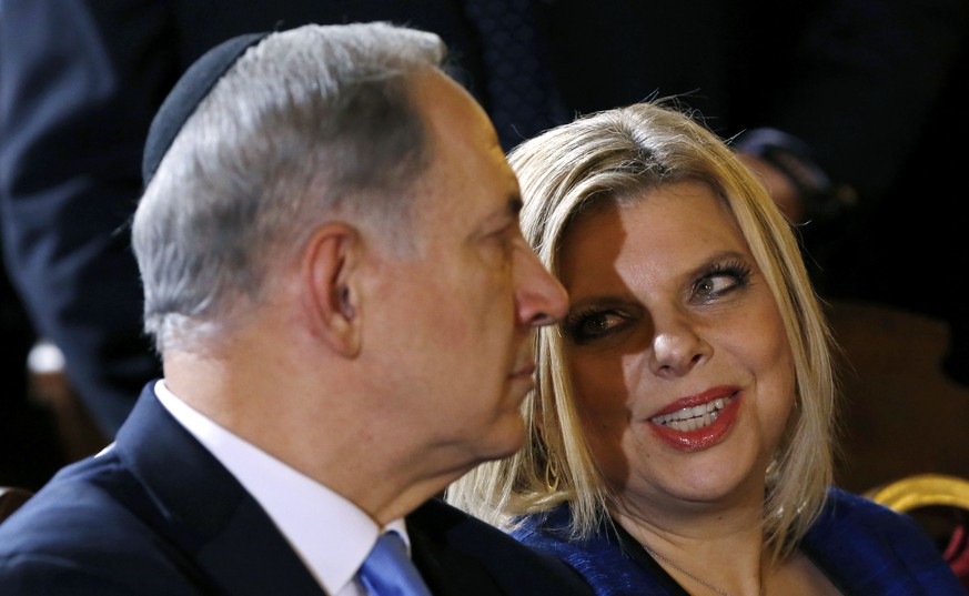 Unbeliebte Ex-Stewardess: Sara Neanyahu (hier mit Ehemann Benjamin Neanyahu) steht beim israelischen Volk nicht hoch im Kurs. 