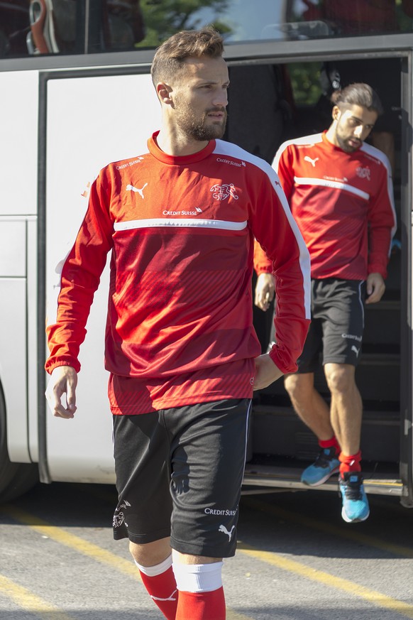 Haris Seferovic of Switzerland&#039;s national soccer team arrives for a training session at the Ferencvaros training ground in Budapest, Hungary, on Saturday, October 8, 2016. (KEYSTONE/Georgios Kefa ...