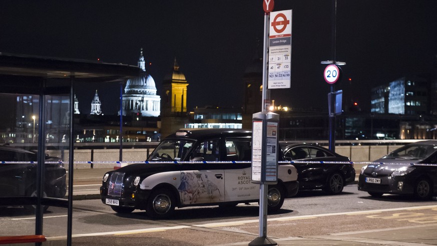 epa06009201 Stationary cars on London Bridge after reports of a incident involving a van hitting pedestrian on London Bridge, Central London, Britain, 03 June 2017. The Metropolitan police have urged  ...