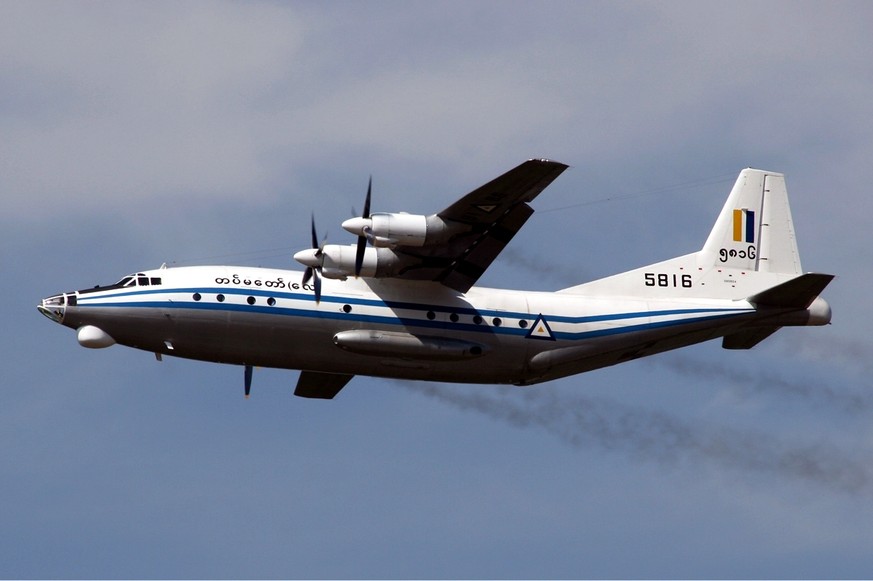 Shaanxi Y-8 lifts myanmar air force (quelle: wikimedia)