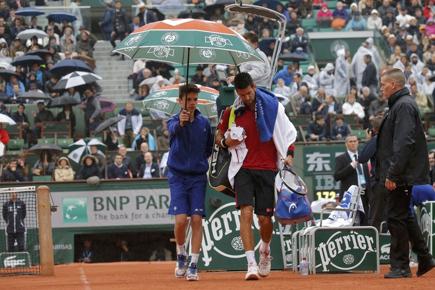 Novak Djokovic wurde am Dienstag wie andere zum Opfer des Regens.
