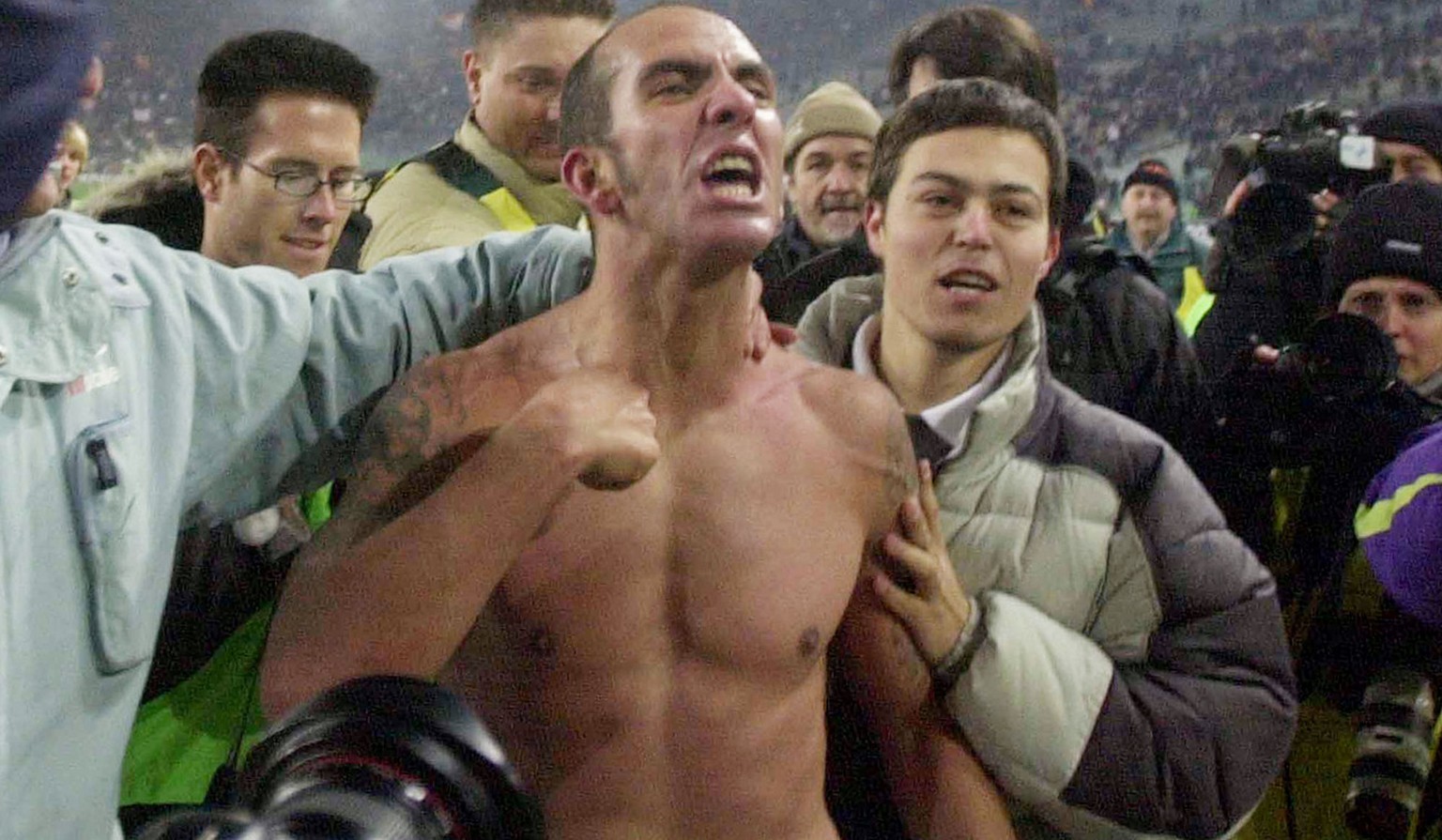 Lazio&#039;s Paolo Di Canio points to himself as he celebrates at the end of the Serie A top league soccer match between Lazio and AS Roma at Rome&#039;s Olympic stadium, Thursday, Jan. 6, 2005. Lazio ...