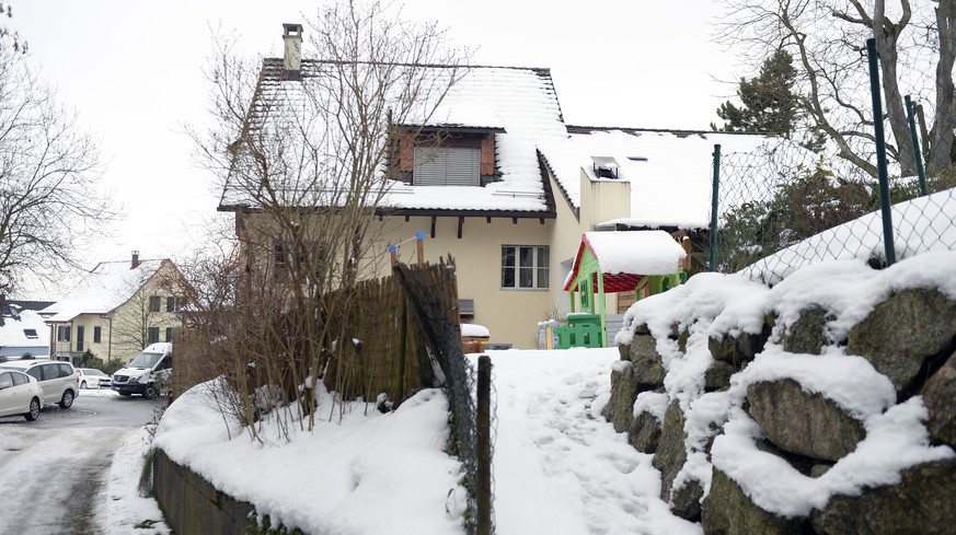 In diesem Haus im zürcherischen Flaach wurden im Januar 2015 zwei Kinder getötet.