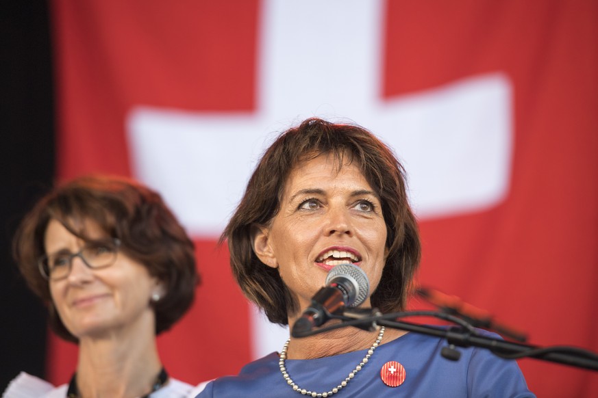 Die Bundespraesidentin Doris Leuthard bei ihrer Rede anlaesslich der 1. August feierlichkeiten der CVP Luzern vom Montag, 31. Juli 2017 vor dem KKL in Luzern. (KEYSTONE/Urs Flueeler)