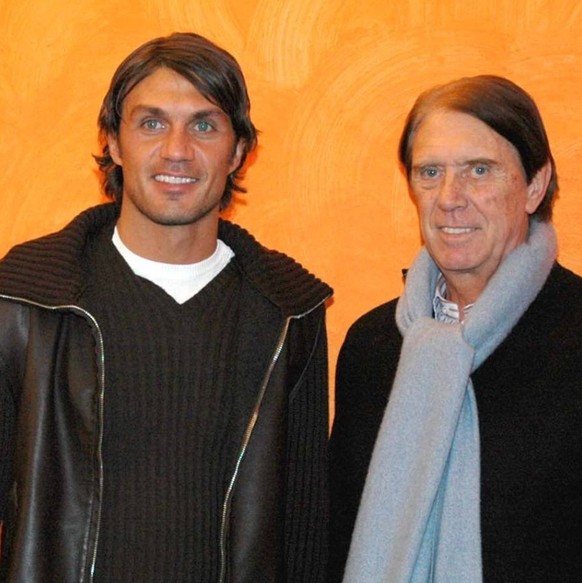 Nachrichten Linkding Bildnummer: 05604762 Datum: 28.01.2005 Copyright: imago/Granata Images
Mailand - Cinema Anteo - Paolo Maldini (AC Mailand, li.) mit Vater Cesare Maldini (beide Italien) anl