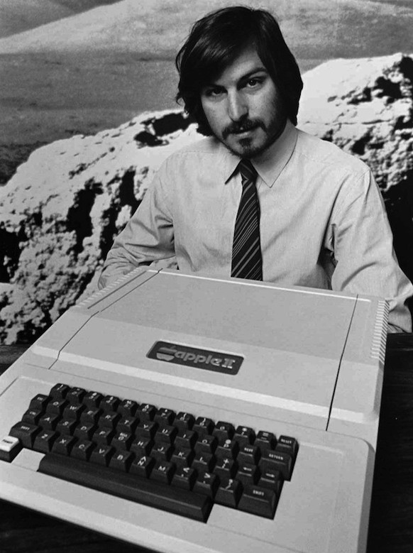 Steve Jobs mit dem Apple II.