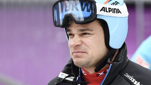 epa05709195 Switzerland&#039;s Patrick Kueng in the finish area during a training session for the men&#039;s downhill race of the FIS Alpine Skiing World Cup at the Lauberhorn, in Wengen, Switzerland, ...