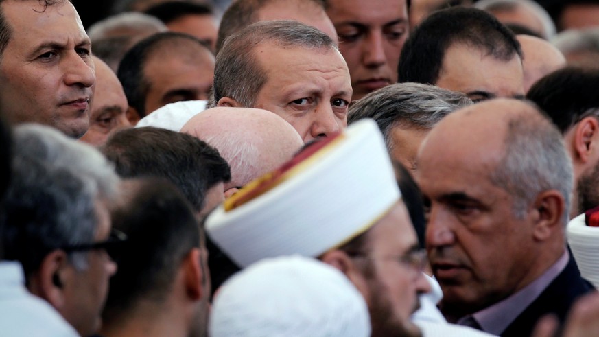 Turkish President Recep Tayyip Erdogan attends a funeral service for victims of the thwarted coup in Istanbul at Fatih Mosque in Istanbul, Turkey, July 17, 2016. REUTERS/Alkis Konstantinidis