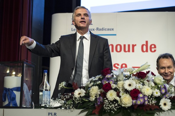 Bundespräsident Didier Burkhalter spricht zu den Delegierte in Bern.