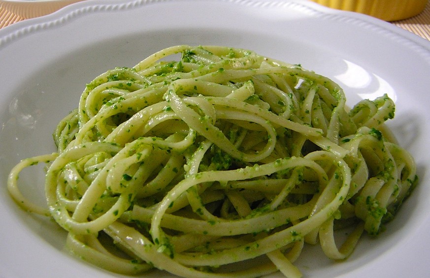 trenette al pesto ligurische pasta http://blog.giallozafferano.it/zialora/trenette-al-pesto-di-rucola/