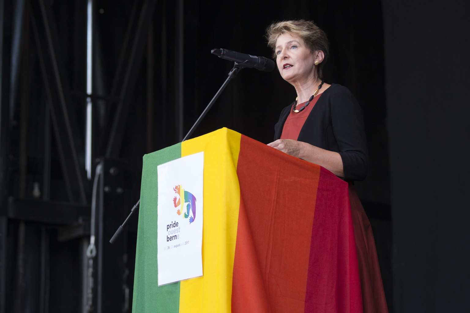 Federal Councillor Simonetta Sommaruga speaks during the &quot;Pride Ouest Berne&quot; in the city of Bern, Switzerland, Saturday, August 26, 2017. (KEYSTONE/Peter Klaunzer)