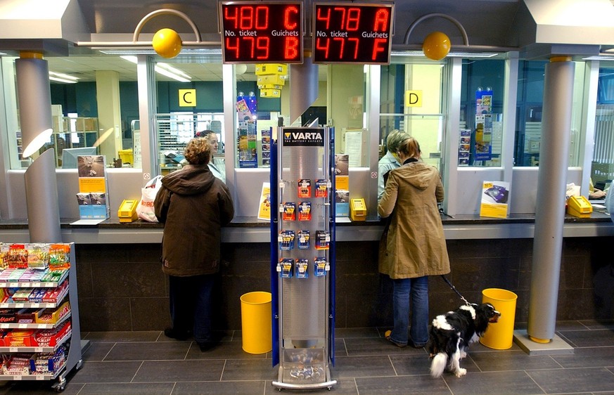 Mehr als die Hälfte aller Poststellen sind seit 2000 verschwunden.