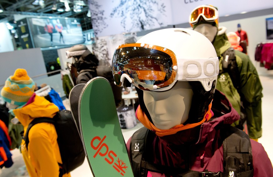 Schaufensterpuppen an der Fachmesse für Wintersportartikel in München.