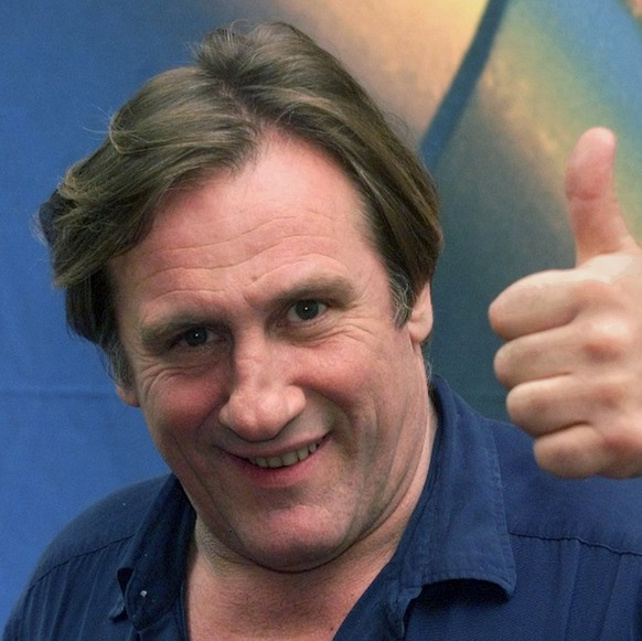 French actor Gerard Depardieu posing for photographers after a press conferenc in Hamburg, Northern Germany, on Wednesday, November 04, 1998. Depardieu presented today his new television movie &quot;D ...