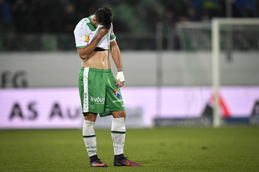 Ein enttaeuschter Albian Ajeti von St. Gallen, nach dem Fussball Super League Spiel zwischen dem FC St. Gallen und dem FC Thun, am Sonntag, 30. Oktober 2016, im Kybunpark in St. Gallen. (KEYSTONE/Gian ...