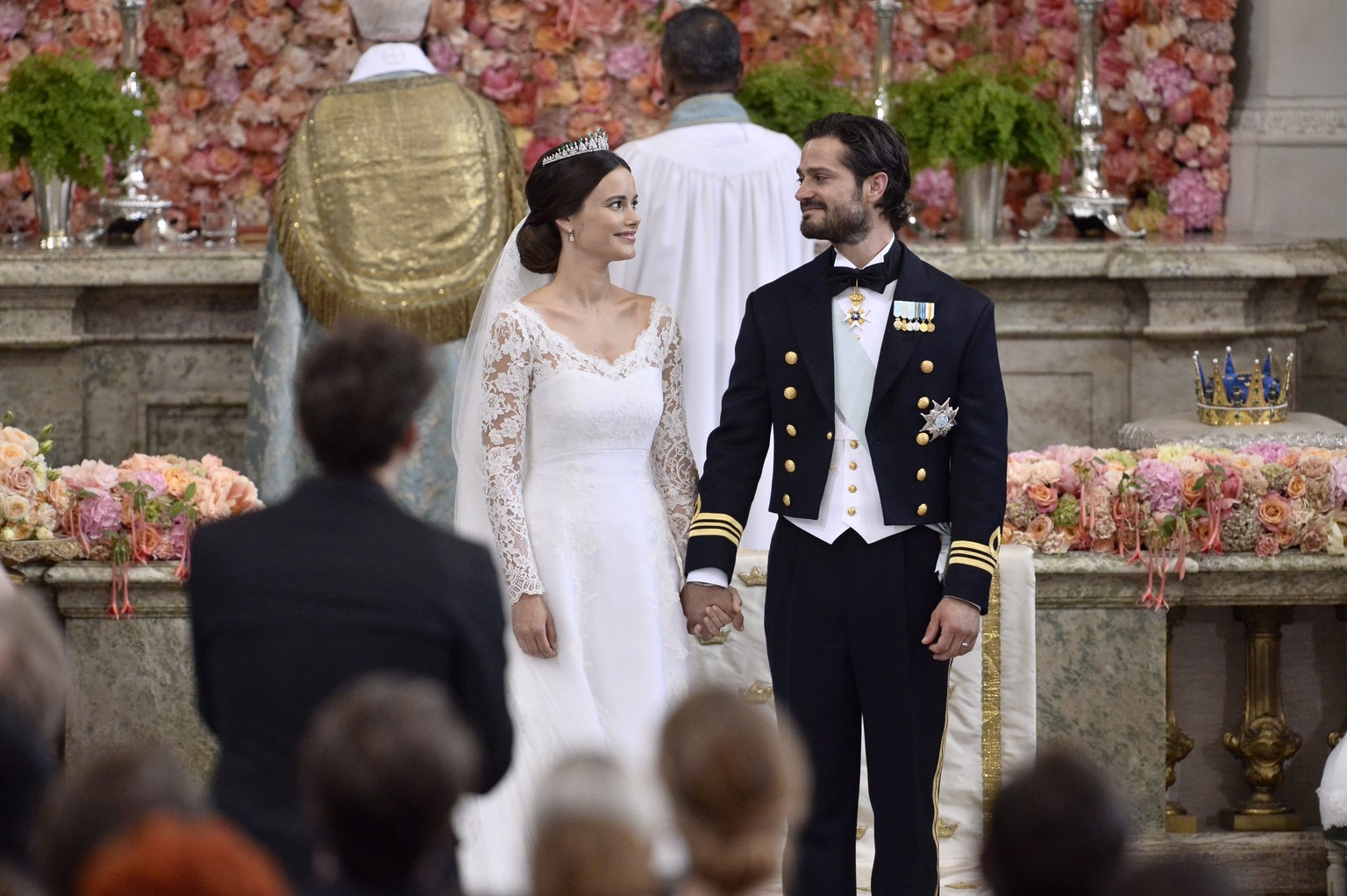Strahlendes Brautpaar: Prinz Carl Philip und Sofia Hellqvist haben sich Ja-Wort gegeben.