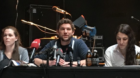 Christoph, Carmen und Naomi erklären die Situation aus Reitschul-Sicht.