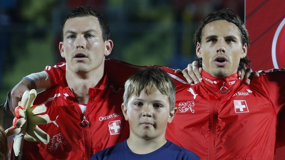 Nicht jeder Nationalspieler singt die Hymne wie Stephan Lichtsteiner und Yann Sommer mit.