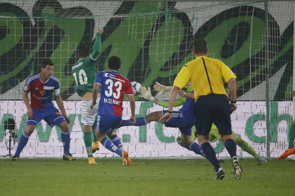 Bunjaku erzielt das Tor zum 2:1 in der Nachspielzeit.