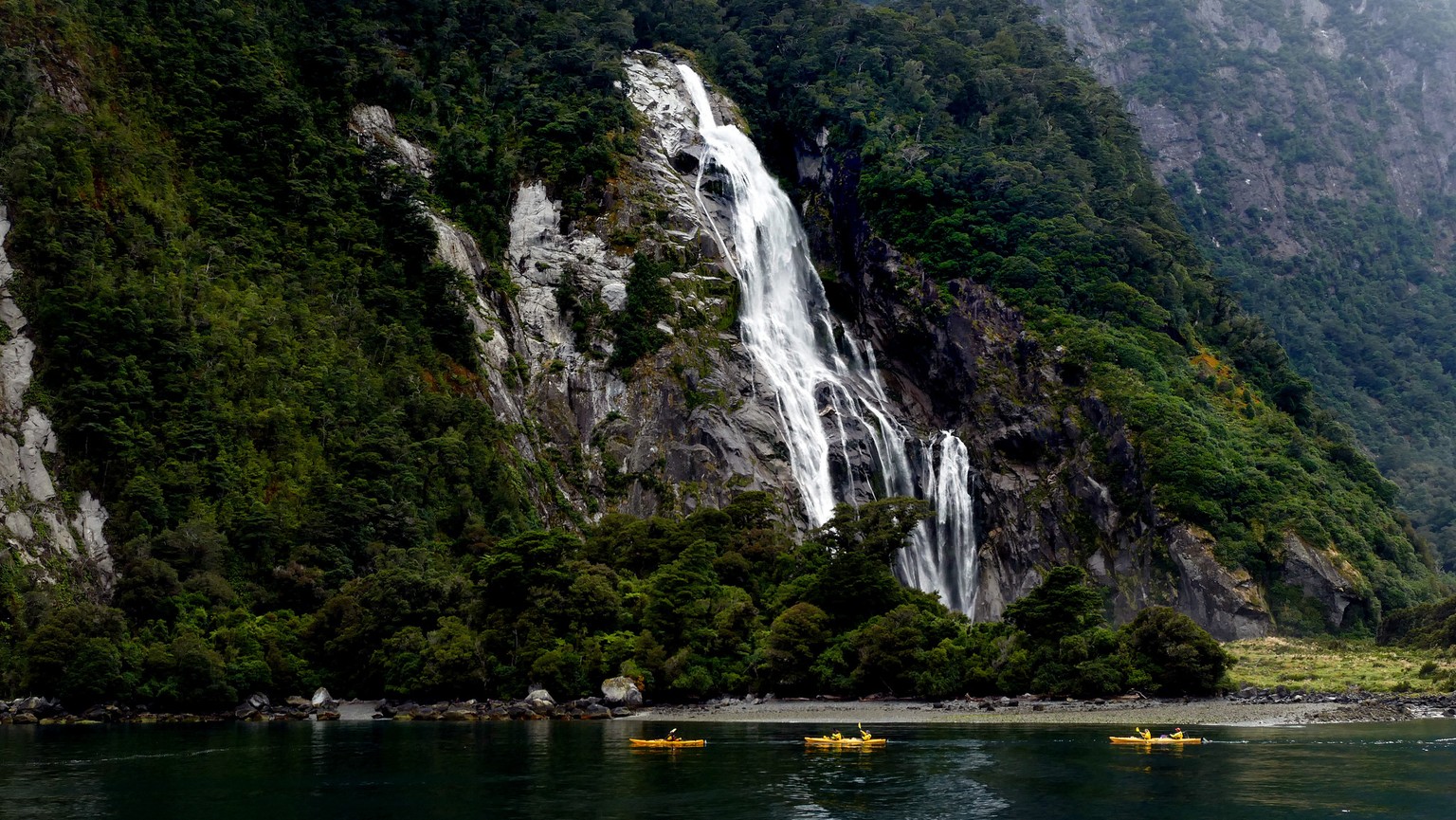 Bowen Falls, Neuseeland
https://www.flickr.com/photos/volvob12b/25162087566