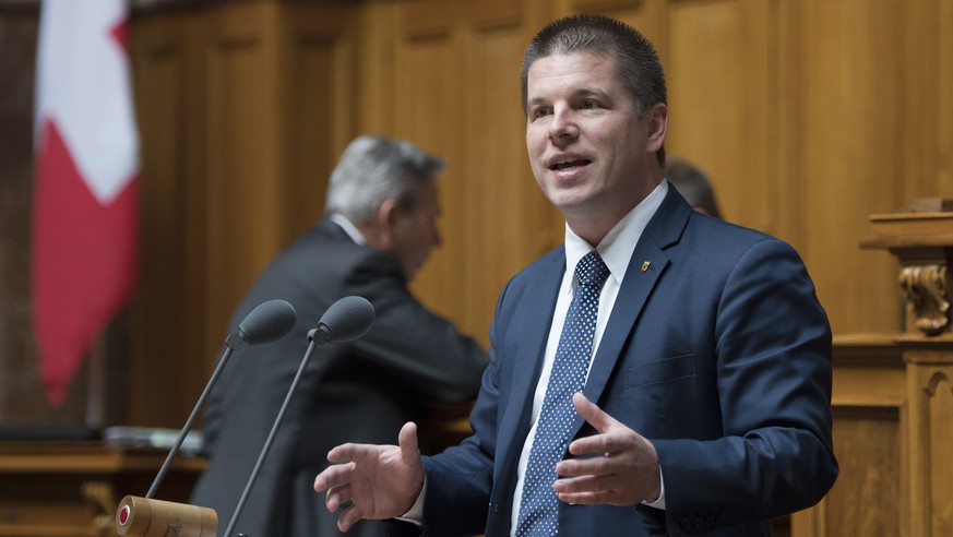 Nationalrat Erich Hess, SVP-BE, spricht waehrend der Sondersession im Nationalrat, am Dienstag, 26. April 2016, in Bern. (KEYSTONE/ Peter Schneider)