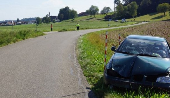Zwischen Niederwil und Nesselnbach wurde eine 8-Jährige Velofahrerin von einen Auto erfasst.