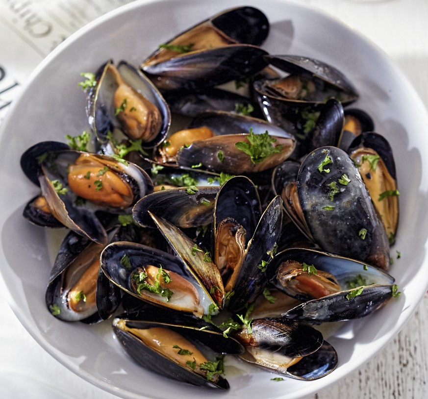 moules mariniere muscheln weisswein wein schellfisch meeresfrüchte fisch französisch italienisch essen food