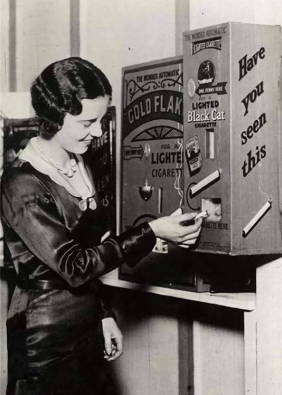 Zumindest in den 30er Jahren in London. Da kamen die «Black Cat»-Zigaretten bereits angezündet aus dem Automaten.&nbsp;