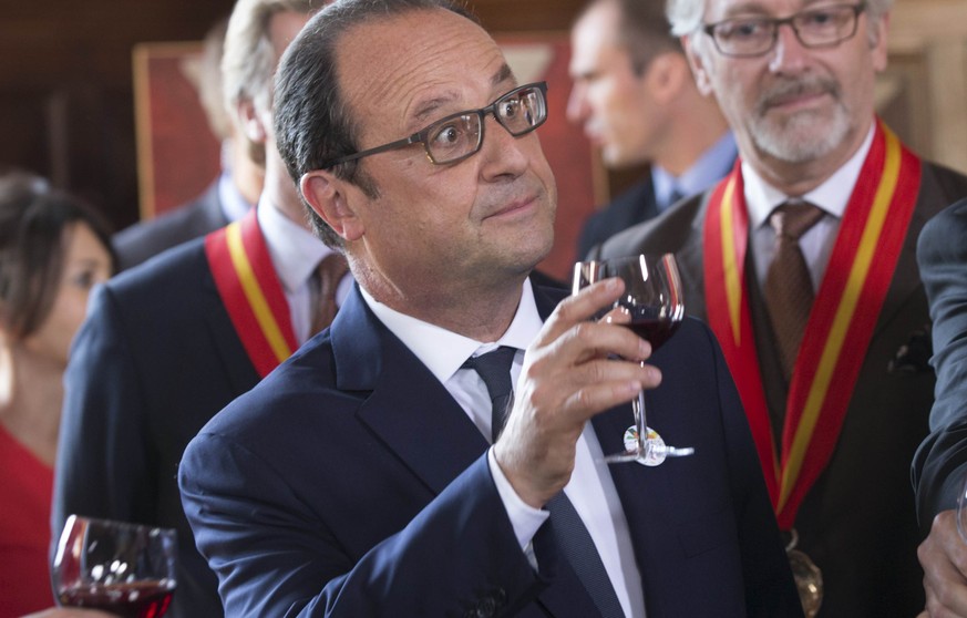 Anstossen mit François Hollande ... nicht mit Hassan Rohani.&nbsp;