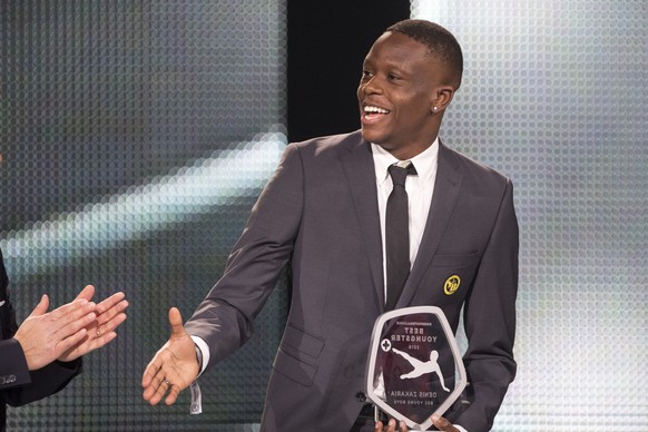 Denis Zakaria von den Young Boys Bern wird zum Youngster des Jahres der Super League gewaehlt, an der 4. SFL Award Night am Montag, 30. Januar 2017, im KKL in Luzern. (KEYSTONE/Urs Flueeler)