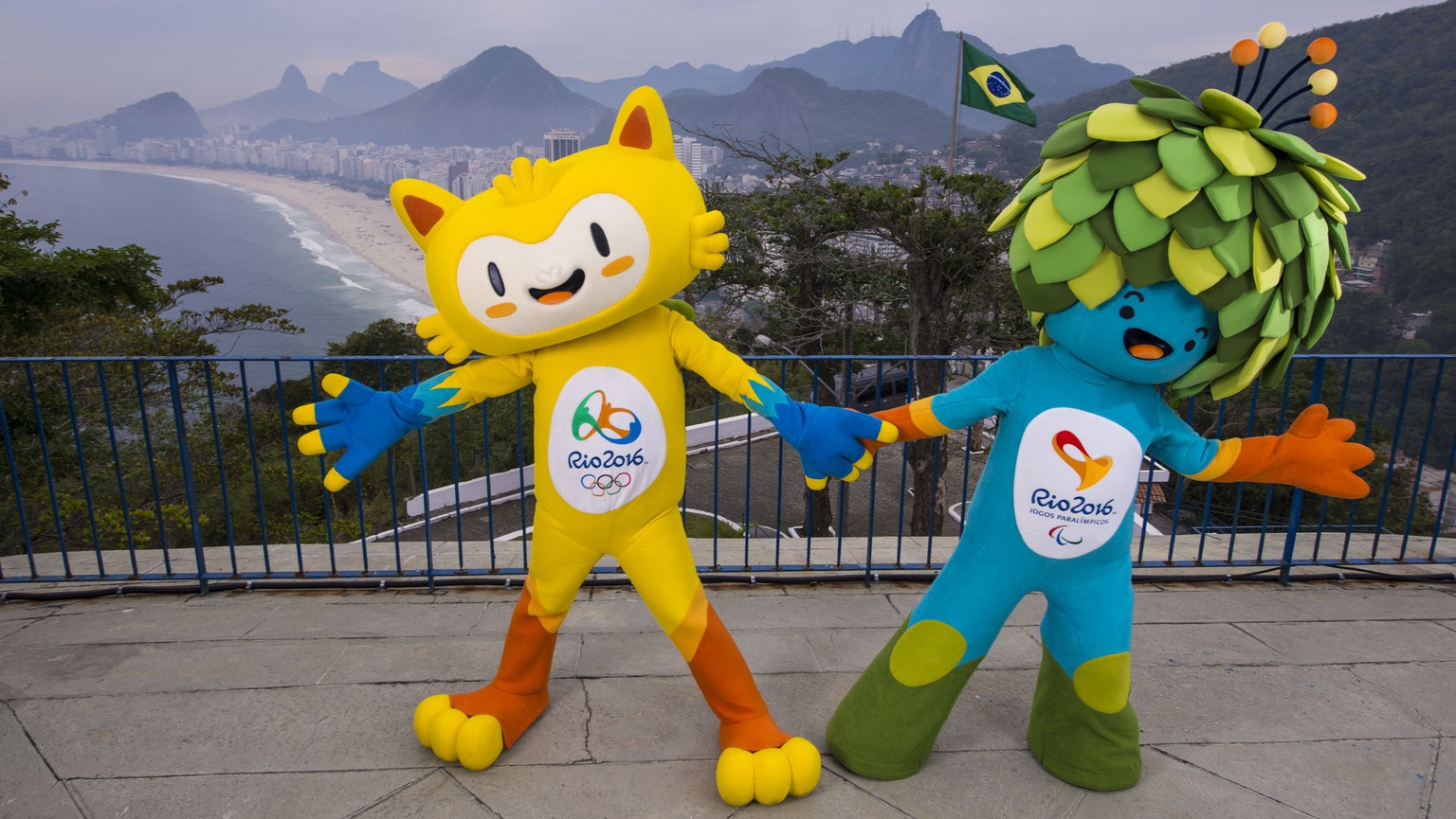 Vinicius und Tom, die beiden Maskottchen der Spiele 2016, sind schon voller Vorfreude.