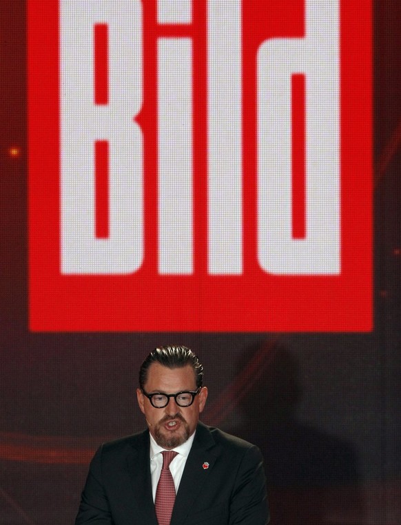 epa03047498 (FILE) A file picture dated 17 December 2011 shows Kai Diekmann, editor-in-chief of Bild newspaper during the &#039;Ein Herz fuer Kinder&#039; (A Heart for Children) fundraising event in B ...