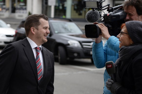 Hermann Lei auf dem Weg zum Gericht. Reto T. blieb dem Prozess aus gesundheitlichen Gründen fern.