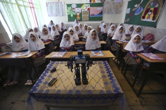 Schulkinder im Iran.