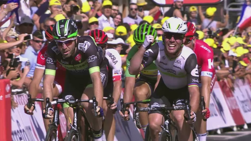 Mark Cavendish (rechts) holt sich im Sprint den 3. Etappensieg.