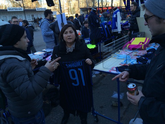 Die Shaqiri-Shirts gehen bereits weg wie warme Semmeln. Kann der Schweizer die hohen Erwartungen erfüllen?