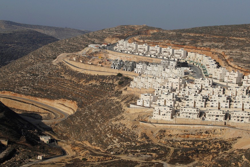 A view shows a construction site in the West Bank Jewish settlement of Givat Zeev, near Jerusalem, December 19, 2011. REUTERS/Baz Ratner/File Photo