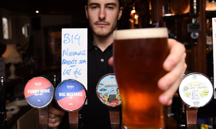 Eine Bar in Dublin hat anlässlich des Brexit ein Bier kreiert – mit dem Namen «Big Mistake» (26. Juni 2016).