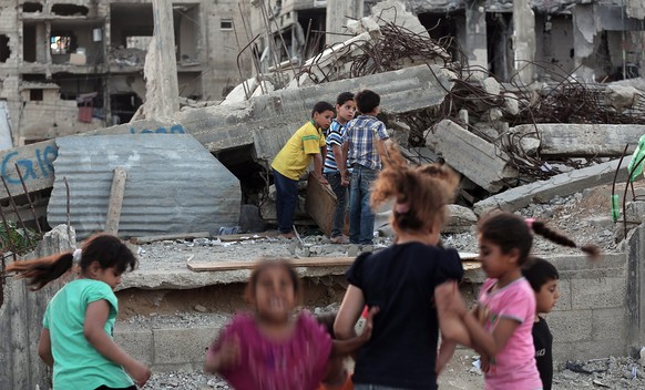 Palästinensische Kinder am spielen in den Trümmern des Krieges.&nbsp;