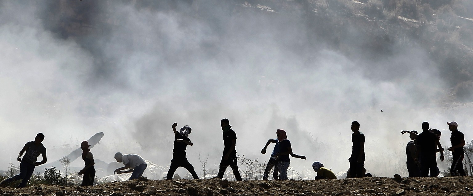 Palästinensische Demonstranten am Freitag beim Hawara Checkpoint, östlich von Nablus.