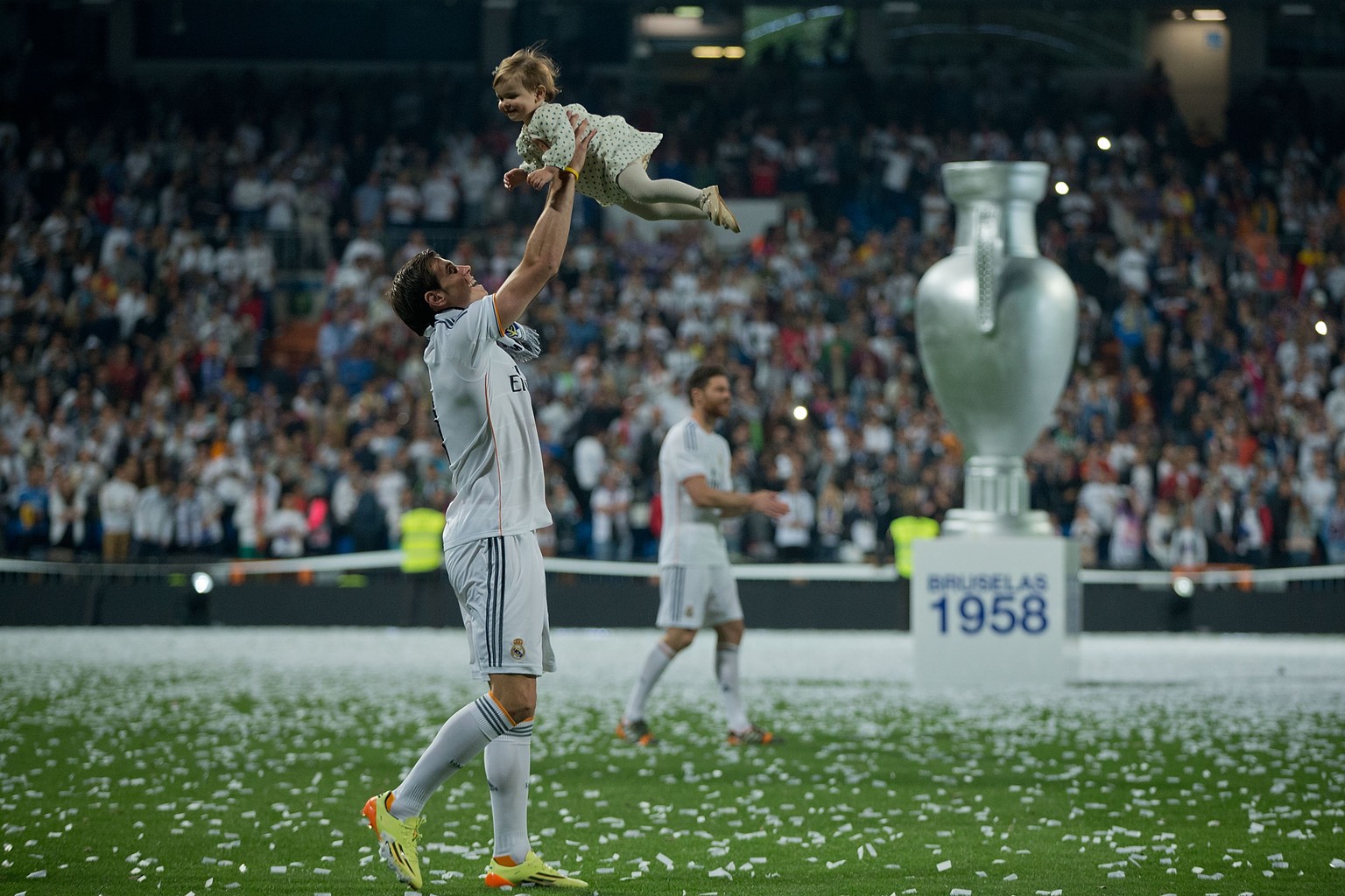 Gareth Bale mit seinem Mädchen.