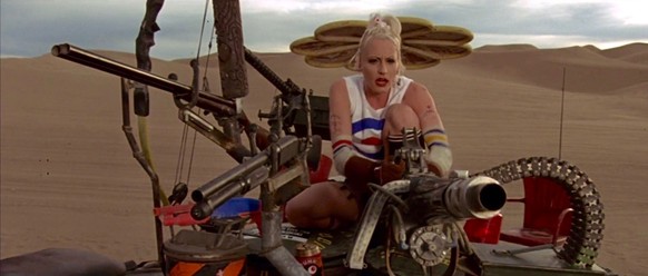 «Tank Girl», Lori Petty