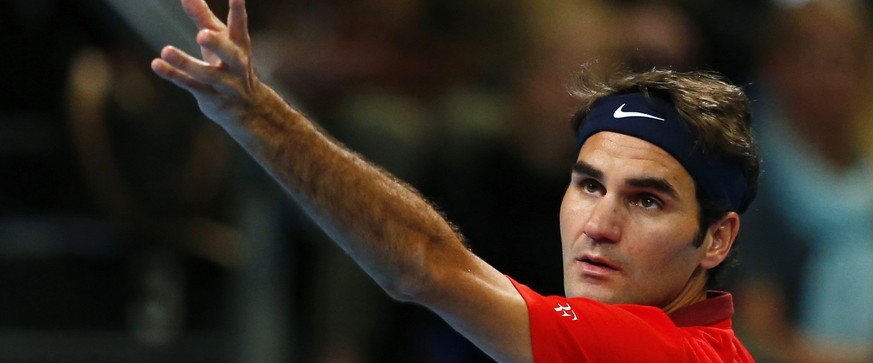 Federer lässt bei seinem Turnierauftakt nichts anbrennen und siegt gegen Gilles Muller mit 6:2, 6:1.
