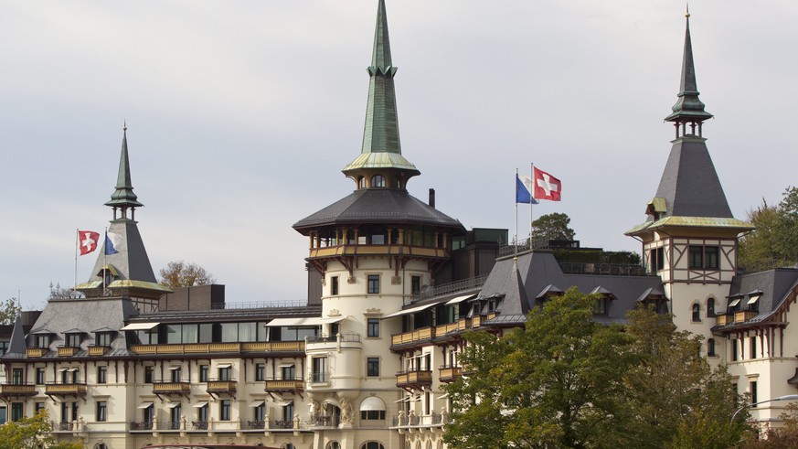 ZUM GESCHAEFTSJAHRE 2013 DES ZUERCHER NOBELHOTELS STELLEN WIR IHNEN FOLGENDES THEMENBILD ZUR VERFUEGUNG - Das Grand Hotel Dolder, aufgenommen am Samstag, 6. Oktober 2012 in Zuerich. (KEYSTONE/Alessand ...