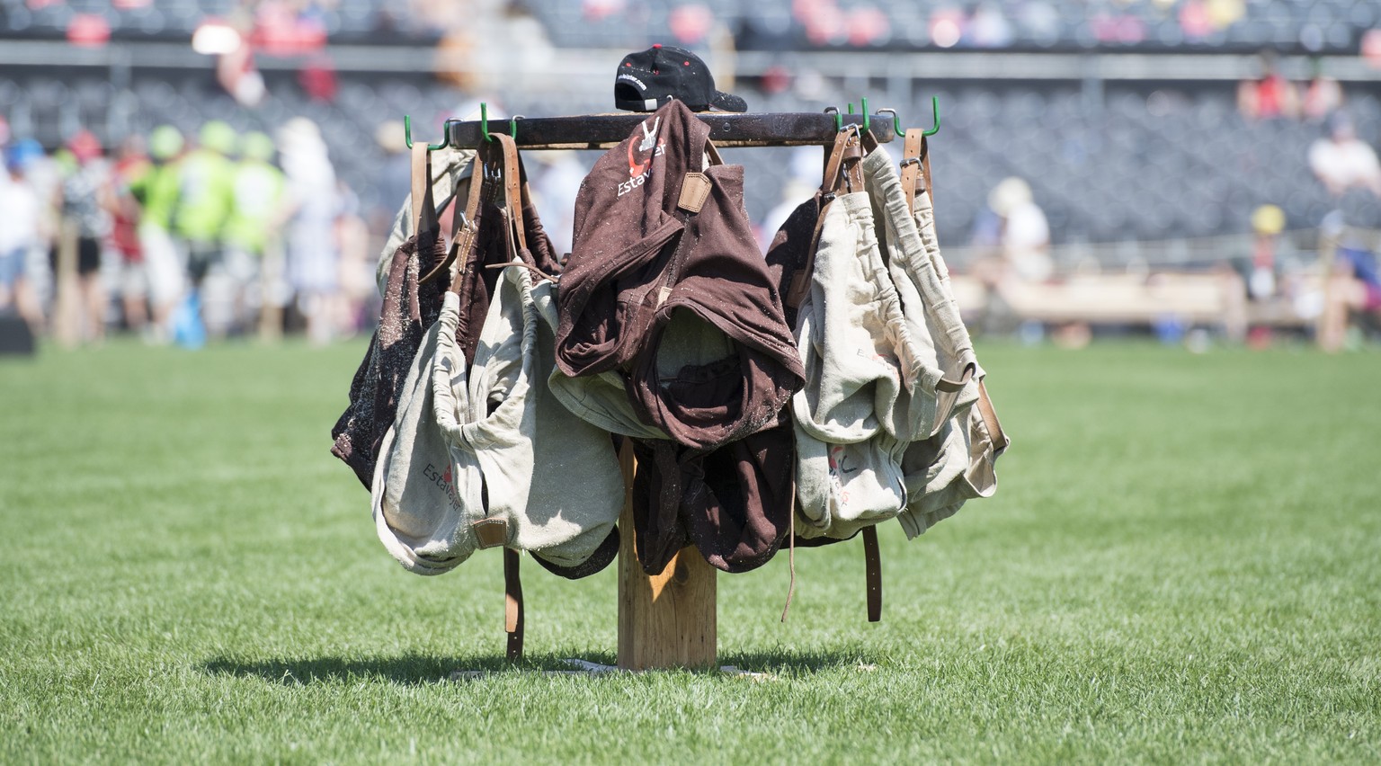 Die Schwingerhosen am Eidgenoessischen Schwing- und Aelplerfest (ESAF) Estavayer 2016 in Payerne, am Samstag, 26. August 2016. (KEYSTONE/Urs Flueeler)