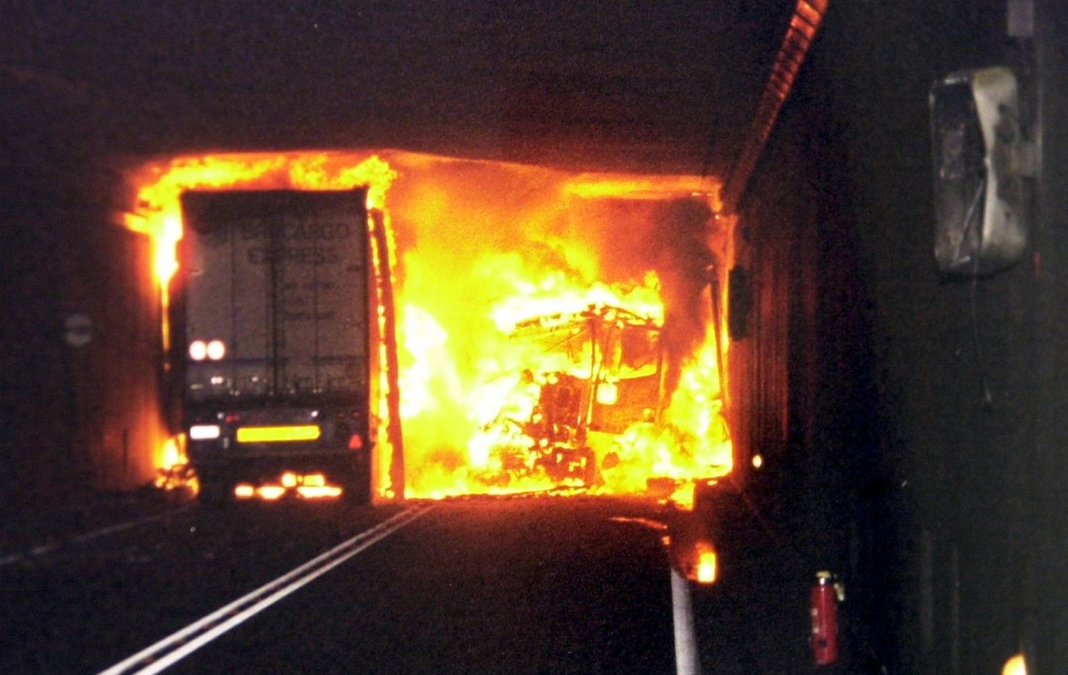 Inferno im Gotthardtunnel: Die Brandkatastrophe vom 24. Oktober 2001.