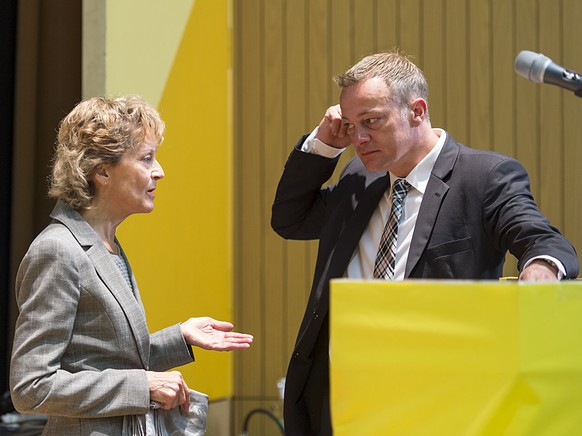 Bundesrätin Eveline Widmer-Schlumpf und Martin Landolt an der BDP-Delegiertenversammlung in Reinach.